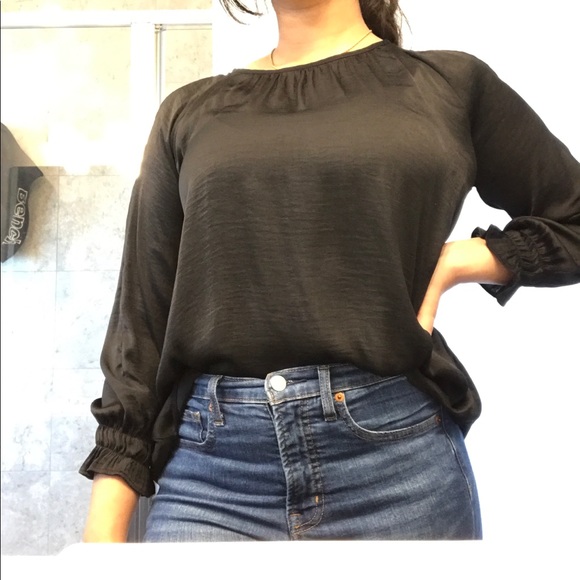 Black cold shoulder blouse - Picture 4 of 6
